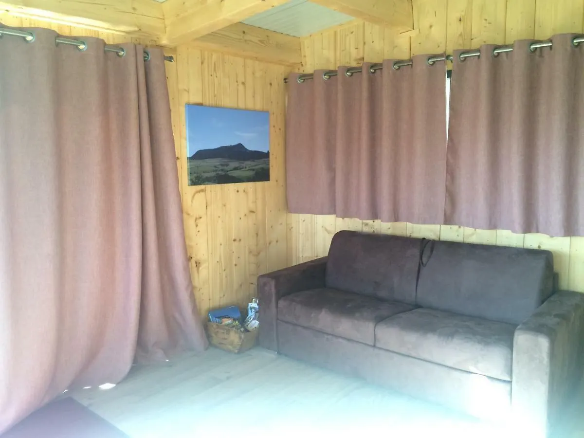 Holiday home Gite L'Entre 2 Monts Chaudeyrolles