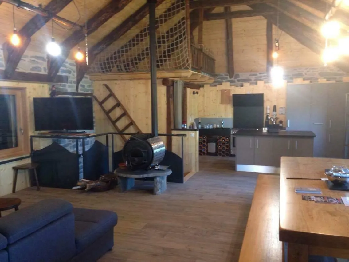 Holiday home Gite L'Entre 2 Monts Chaudeyrolles France